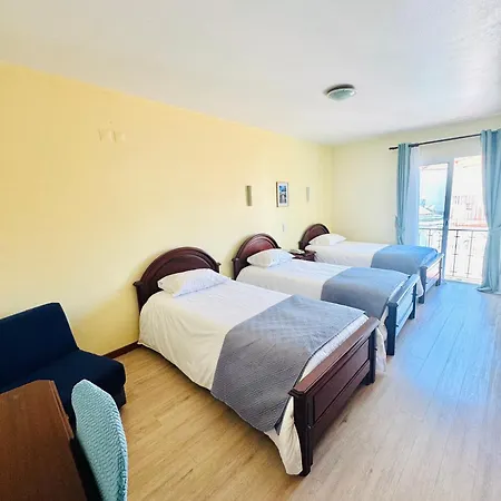 Residencial Santo Antonio 招待所 3*