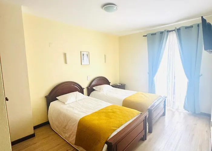 Pensión Residencial Santo António Santa Cruz (Madeira)