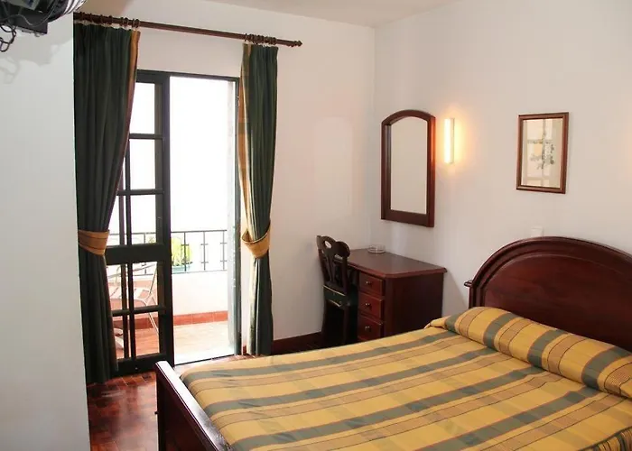 Pensión Residencial Santo António Santa Cruz (Madeira)